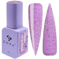 Gel Polish DNKa’ 0045 Color – Violeta Claro con Destellos Profundos