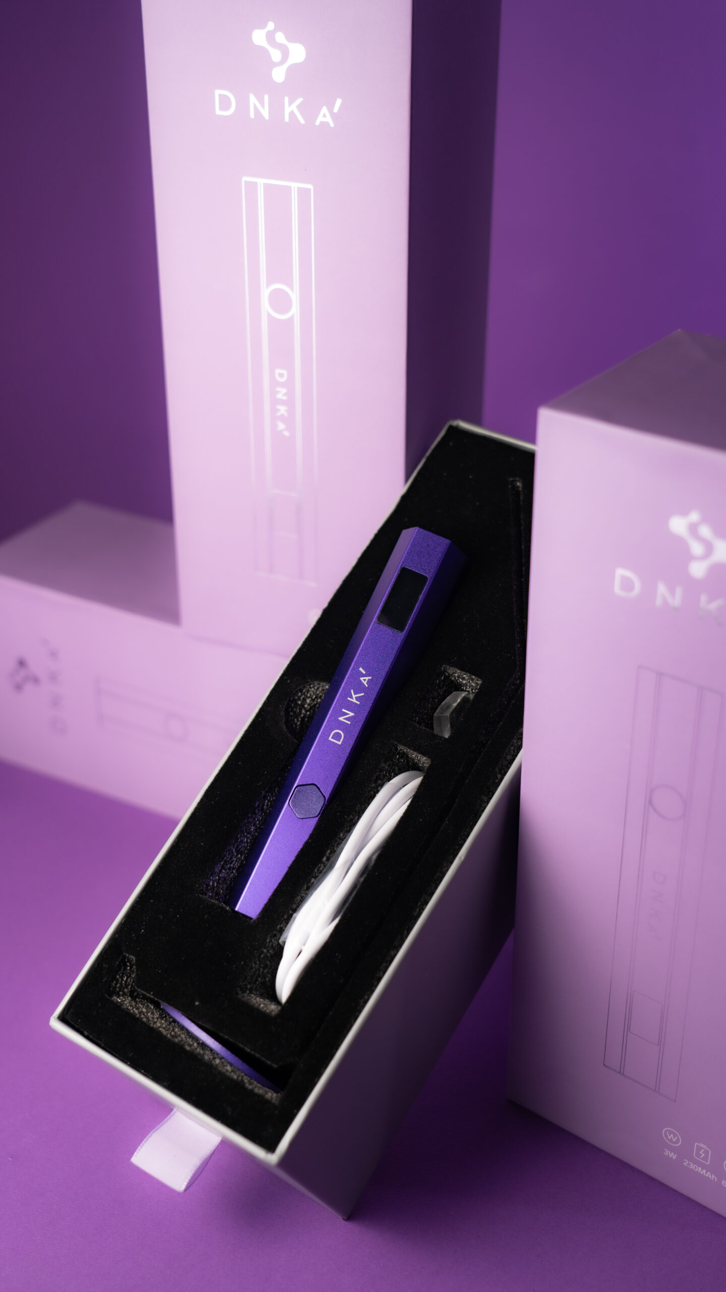 Lámpara UV para manicura DNKa' Lumos Light LILA - MINI
LÁMPARA LED PORTATIL